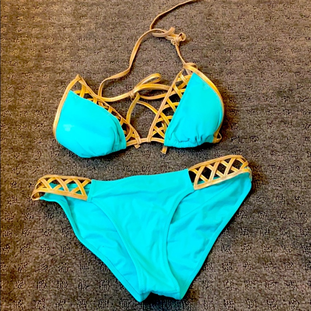 Bathing suit
